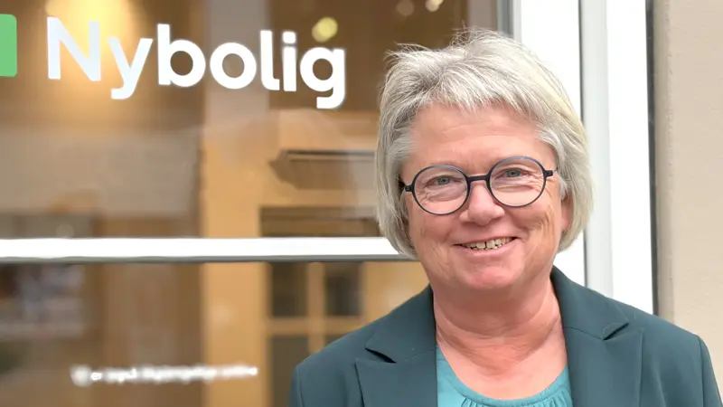 Birthe Pedersen er stadig ansat hos Nybolig Landbrug i Aarup og glæder sig fortsat over sit arbejde og sin tætte kontakt til kunderne. Fotos: Henriette Lemvig