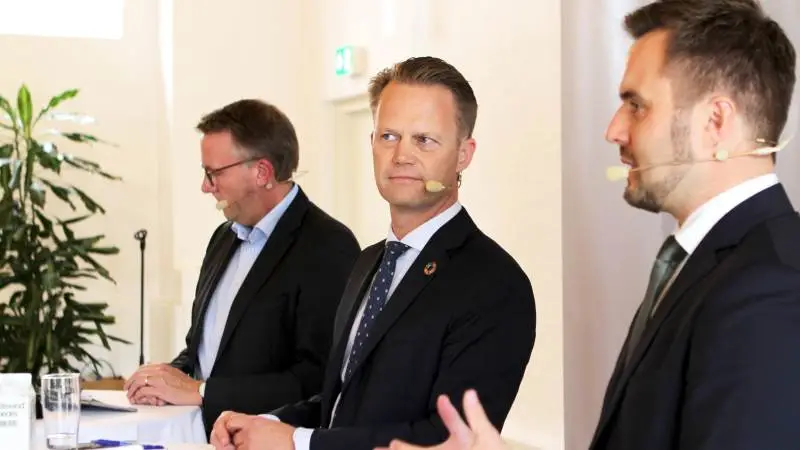 Skatteminister Morten Bødskov (tv), udenrigsminister Jeppe Kofod og erhvervsminister Simon Kollerup gav i går en status over de danske forberedelser til en »no-deal-brexit«. Foto: Lasse Ege Pedersen