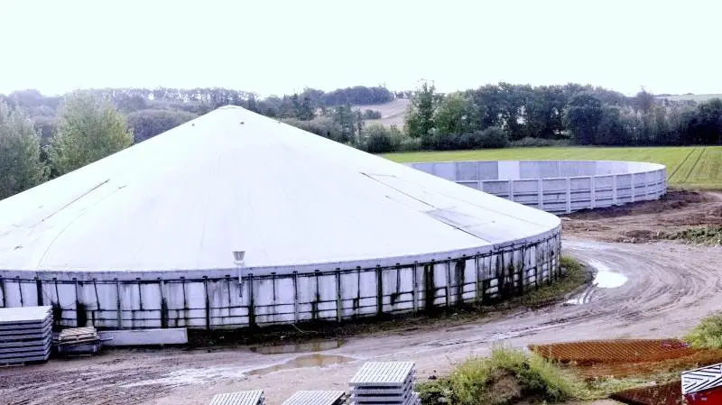 Når der er tale om en større ordre, så kan entreprenøren effektivisere arbejdsprocessen, således at der helt klart vil ligge en økonomisk gevinst i det for landmanden, påpeger bygningsrådgiver Peter S. Kristiansen.