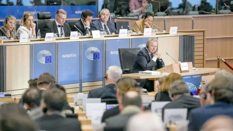 - Jeg er meget stor tilhænger af at støtte mindre landbrug, lød det fra den polske landbrugskommissær-kandidat, Janusz Wojciechowski, da han tirsdag eftermiddag var til »eksamen« i Europa-Parlamentet. Fotos: Jan Van de Vel
