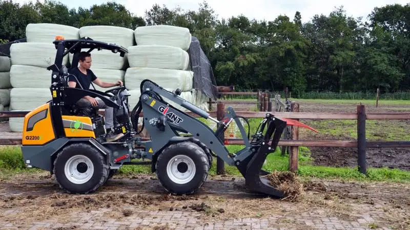 Det er Brdr. Holst Sørensen A/S i Obbekær, der importerer Giant-læsserne til Danmark. Importøren oplyser, at på Agritechnica vil Giant introducere sin første elektriske minilæsser i 2,2 tonklassen.