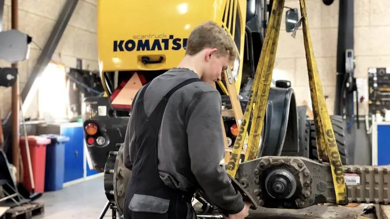 Mikkel Sparvath Laursen er 3. års lærling hos Scantruck.