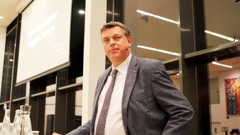Fødevareminister Mogens Jensen (S) mener, at de mange penge til de 17 projekter kan være med til at gøre fødevareproduktionen grønnere i Danmark. Foto: Lasse Ege Pedersen.