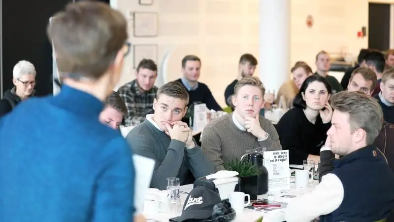Mellem 12.000 og 14.000 landbrugsvirksomheder forventes at skifte ejer inden for de kommende 10 år, hvor fremtidens unge landmænd skal tænke i nye baner. Arkivfoto