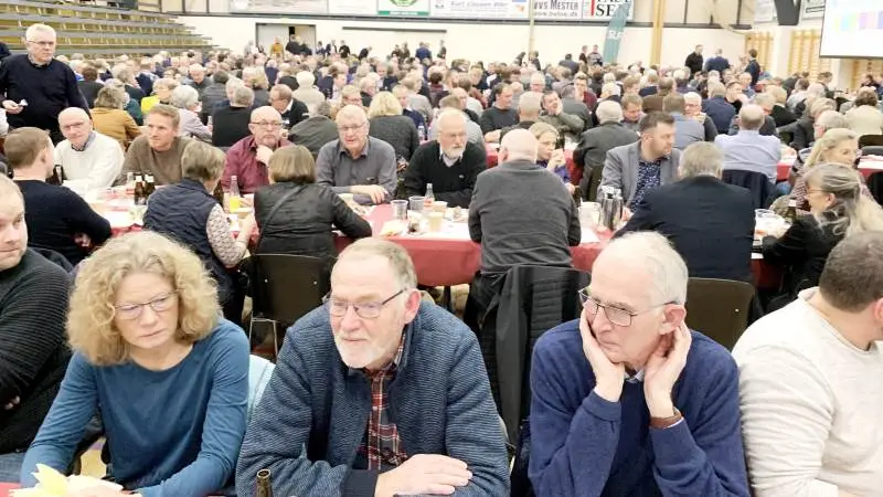 SLF’s traditionsrige nytårskur i Agerskov Hallen i Sønderjylland trak igen i år fuldt hus. Foto: Jacob Lund-Larsen