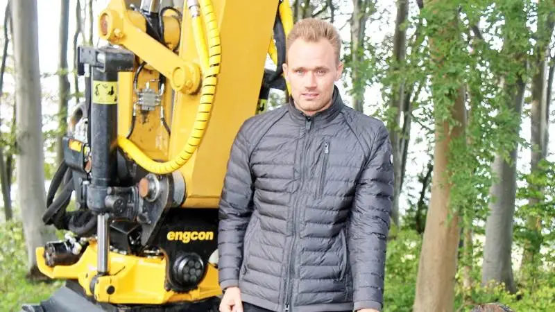 Lasse Holsko begyndte at leje maskiner ud i Aabybro som 17-årig. Siden oprettede han ny hovedafdeling i Nørresundby, og nu ekspanderer Industrivejens Maskiner til også at omfatte trekantsområdet.