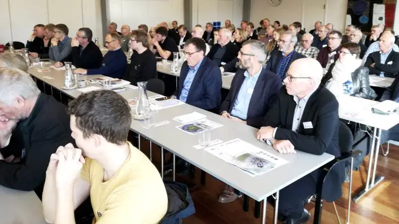 Fuldt hus i konferencesalen ved gårsdagens Klima- og Bæredygtighedskonference på Skarrildhus, der var arrangeret af Sagro, Holstebro-Struer Landboforening, Herning-Ikast Landboforening, Familielandbruget VEST-Jylland, Jysk Landbrug og Sydvestjysk Landboforening. Foto: John Ankersen