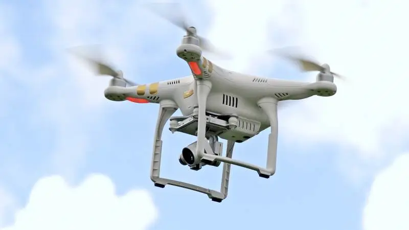 Dronebilleder bruges til at vurdere variationen i biomassen hen over marken, og anvendes efterfølgende til at graduere tildelingen af eksempelvis gødning eller planteværn.