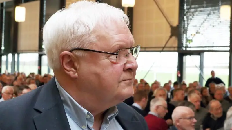 Efterafgrøder – der skal den have fuld hammer. Vi gør det ikke, fastslog Jens Peter Aggesen, Sommersted, under gårsdagens debat. Foto: Flemming Erhard