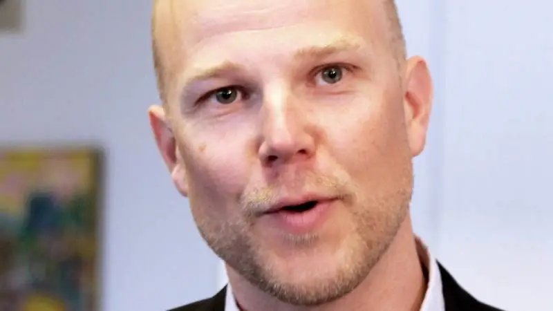 Hvis ikke Liberal Alliance får rettet op på de nuværende meningsmålinger inden næste Folketingsvalg, så er partiets miljø- og energiordfører, Carsten Bach, ifølge en valgforsker i farezonen for at ryge ud af tinget.