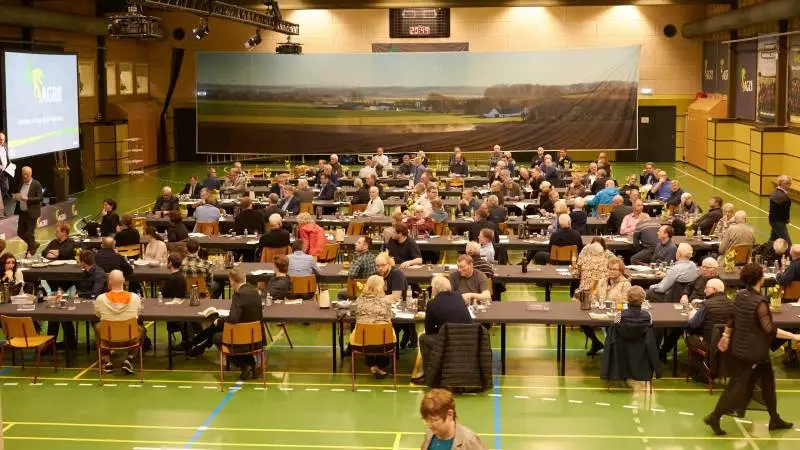 Halvdelen af de tilmeldte gæster til Agri Nords generalforsamling meldte afbud igen på grund af corona-situationen. Det gav god plads i salen til de øvrige 130 mennesker.