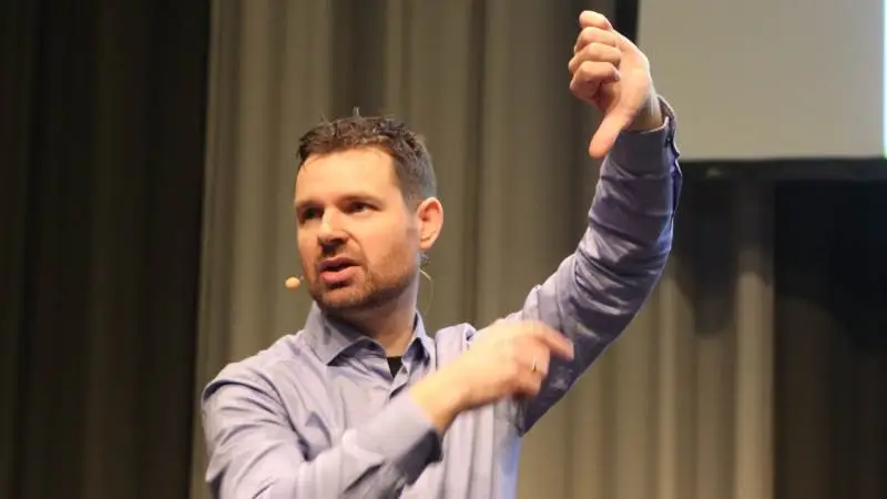 - Det handler om hygiejne, hygiejne, hygiejne, fastslog dyrlæge Theun van der Veen. Foto: Christian Carus