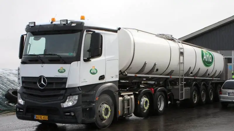 Arla sænker prisen for konventionel mælk med 2,5 eurocent pr. kilogram fra den 1. marts 2018. Det svarer til en sænkning på 18,6 ører for konventionelt produceret mælk. Til gengæld forbliver acontoprisen for økologisk mælk uændret.