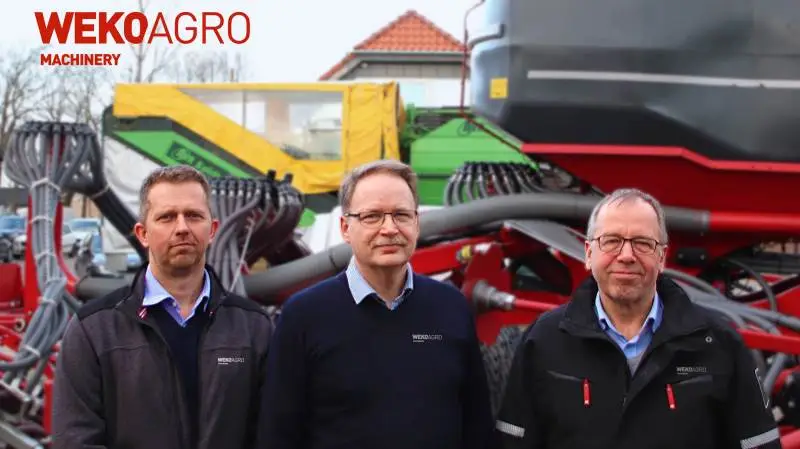 Stroco Agro og Powtec skifter pr. 3. april navn til WekoAgro Machinery og samler alle aktiviteter under samme navn. På billedet ses fra venstre Jesper Fogsgaard, Tom Myrdal og Jens Aage Jensen.