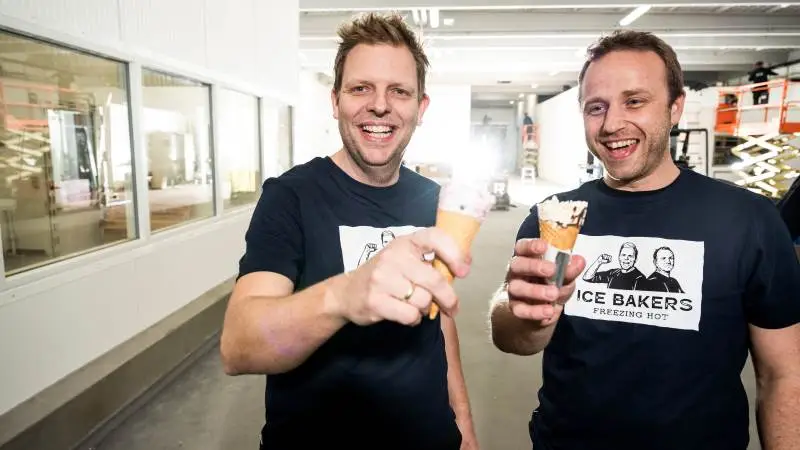 Claus Sørensen og Rasmus Mommer, Ice Bakers, er snart klar til at øge isproduktionen 20 gange samt selv producere plantebaserede kager.