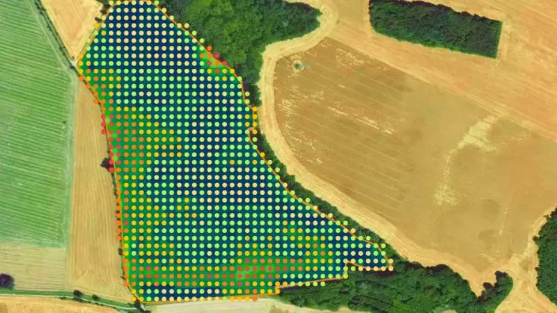 Atfarm er en satellittjeneste til præcisionsgødskning, baseret på biomassedata indsamlet gennem 20 år og specialiseret viden om gødning. Atfarm gør det nemt for landmanden at overvåge afgrødernes biomasse og graduere gødningstildelingen efter den unikke N-Sensor teknologi.