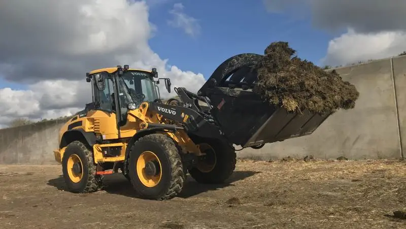L45H er blandt andet udstyret med Engine Auto Shut Down, som sparer både brændstof og på timetælleren.