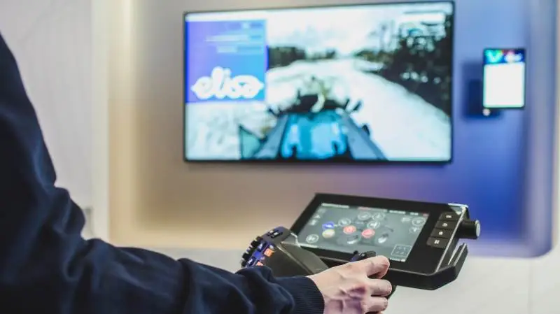Valtra og Elisa har i Helsinki præsenteret en fjernstyret traktor.