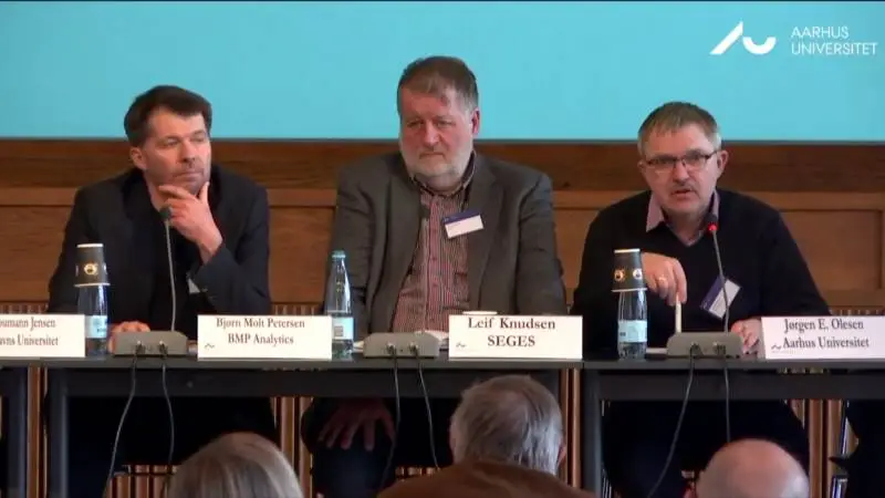Bjørn Molt Petersen (tv), der er betalt for at lave en analyse for Danmarks Naturfredningsforening, og professor Jørgen E. Olsen (th) fra Aarhus Universitet gik i sidste uge hinanden på klingerne om de modeller, som bliver brugt til at forudsige, hvad der sker med udvaskningen, når mængden af gødning øges