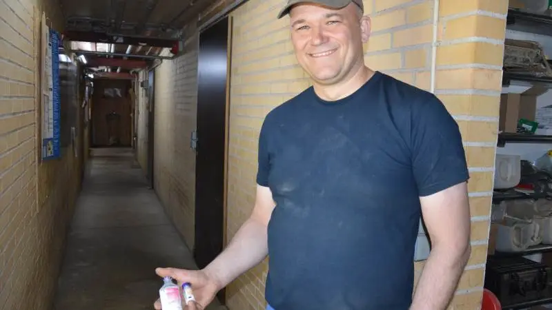 - Det er selvfølgelig summen af det hele, men jeg er ikke i tvivl om at vaccinen virker. Før den nye vaccine lå vi på en gennemsnitlig daglig tilvækst på 420 gram. Nu ligger vi på 580 gram, lyder det blandt andet fra svineproducent Niels Thing, der har set stor effekt af et skifte til en ny Lawsonia-vaccine.