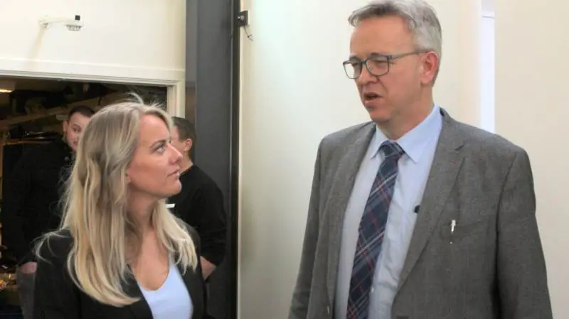 Venstre afviser kritik fra Nye Borgerliges Pernille Vermund om, at det var dumt at gå med i en klimaaftale, fordi det vil gå ud over arbejdspladserne i landbruget. BL-direktør Hans Aarestrup vil holde Venstre op på det løfte. Foto: Lasse Ege Pedersen
