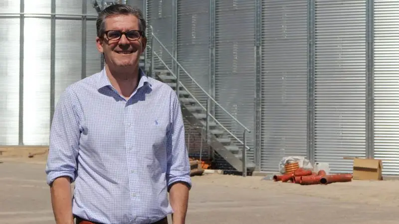 Hedegaards administrerende direktør, Mads Kristensen, glæder sig over, at man med tilføjelsen af de to nye siloer øger kornkapaciteten fra 9.000 til 17.000 tons i Vebbestrup.