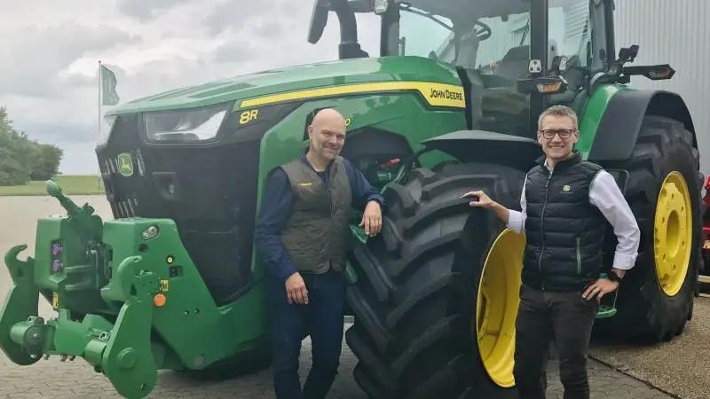 I fællesskab med Rasmus Thing (th), der er salgschef i Semler Agros Used Equipment Center, sammen med Jens Illemann udgøre det nye udlejningsteam i Semler Agro.