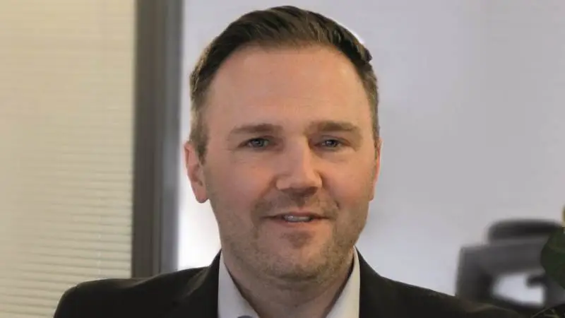 - Det er vigtigt, at mængden af reservedele er stor og tilgængeligheden høj. Især under høsten, siger Aftersales Manager Lasse Rask, AGCO Danmark.