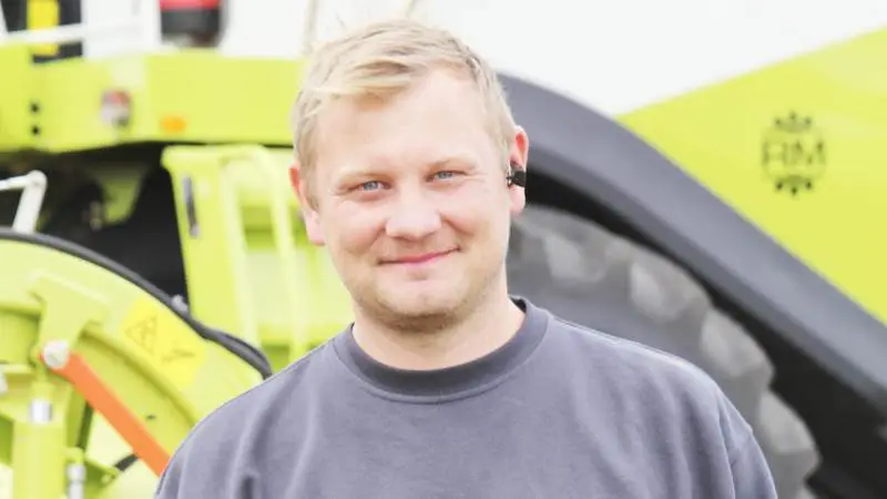 Henrik Banke, Ebberup Maskinstation er godt tilfreds med høstresultatet, der udbyttemæssigt forventes at ligge på den gode side af gennemsnittet.
