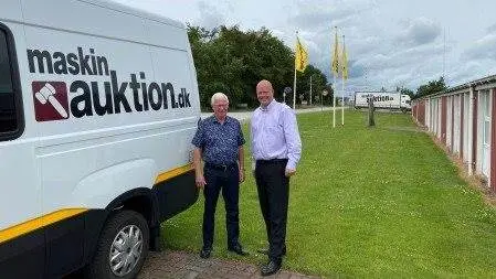 Med virkning fra den 1. august tiltræder Carsten Hougaard som ny direktør i Dansk Maskinbørs A/S. Tidligere ejer og ildsjælen bag Dansk Maskinbørs, Johannes Jensen, går nu på velfortjent pension efter mange år i den omskiftelige maskinbranche.