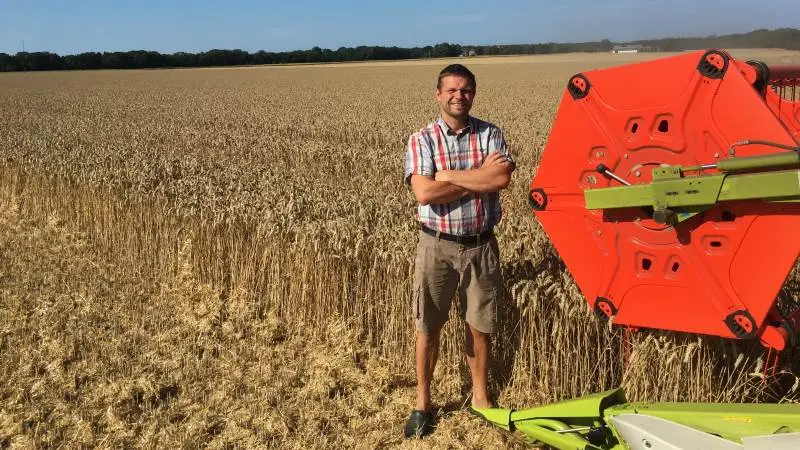 - Klimaforandringerne kan både betyde tørt og vådt vejr og begge dele er noget, der kan være hårdt for vores afgrøder, påpeger Lennart Westh, der har fået ro i maven, efter han har investeret i en afgrødeforsikring.