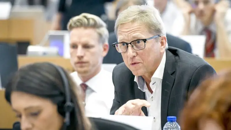 Venstres Asger Christensen (V) glæder sig over, at der har været flertal i EU-Parlamentets landbrugsudvalg til et forslag om obligatoriske klimaregnskaber på bedriftsniveau for alle landbrug i EU.
