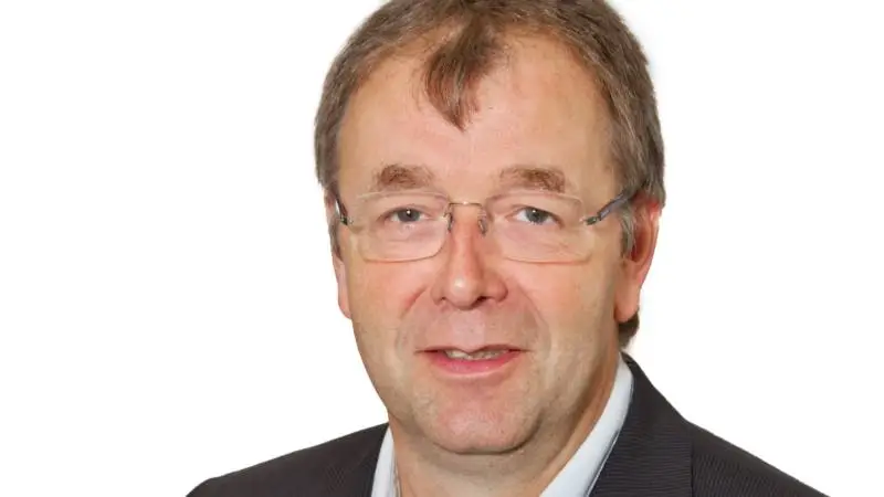 Hans W. Henriksen fra LandboGruppen Nord kan konstatere, at efterspørgslen på landbrugsejendomme i øjeblikket er større end udbuddet.