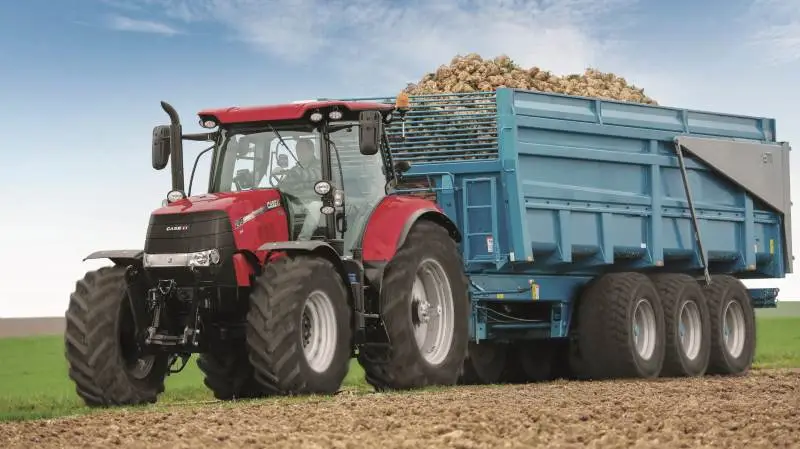 Der blev solgt 136 traktorer i august måned over 40 hk og Case IH solgte de 36 af dem, John Deere har på andenpladsen registreret 24 traktorenheder og på tredjepladsen kommer New Holland med 21. Herefter kommer Claas med 14, Fendt 12, Valtra 10, Massey Ferguson 9, Deutz-Fahr 6 og Kubota, Landini og McCormick med hver én.