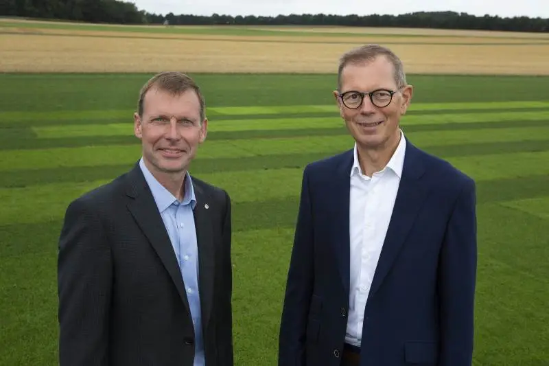 DLF-formanden Christian Høegh-Andersen (til venstre) og adm. direktør Truels Damsgaard kan glæde sig over koncernens hidtil bedste regnskab.