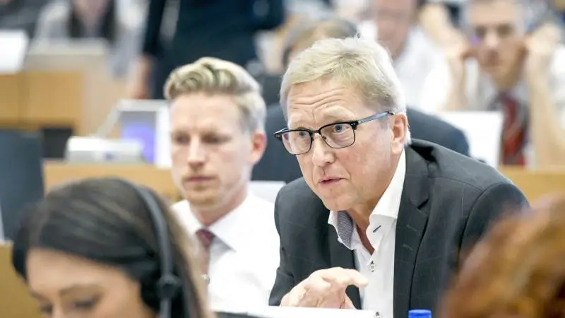 Det er på tide, at der kommer mere EU-fokus på at hjælpe landbruget med at leve op til krav om reduktion af udledning af klimagas, samt på biogas, mener europaparlamentarikeren Asger Christensen (V). Foto: Jan van de Vel
