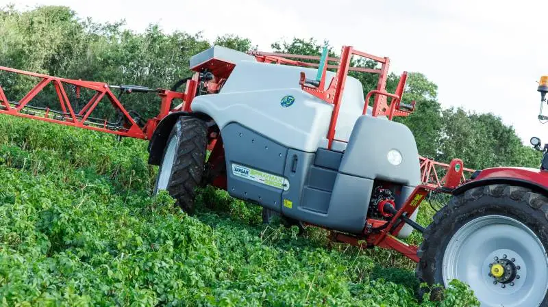Den nye italienske trailersprøjte Bargam har fået navnet »Spraymax«, der dækker over fem modeller med tankstørrelser fra 2.600 til 6.600 liter.