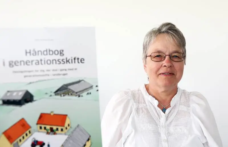 »Håndbog i generationsskifte« sætter fokus på handler i landbruget. Bogen er skrevet af Ellen Marie Sørensen Kaae, som skrev og udgav bogen inden hun gik på pension.