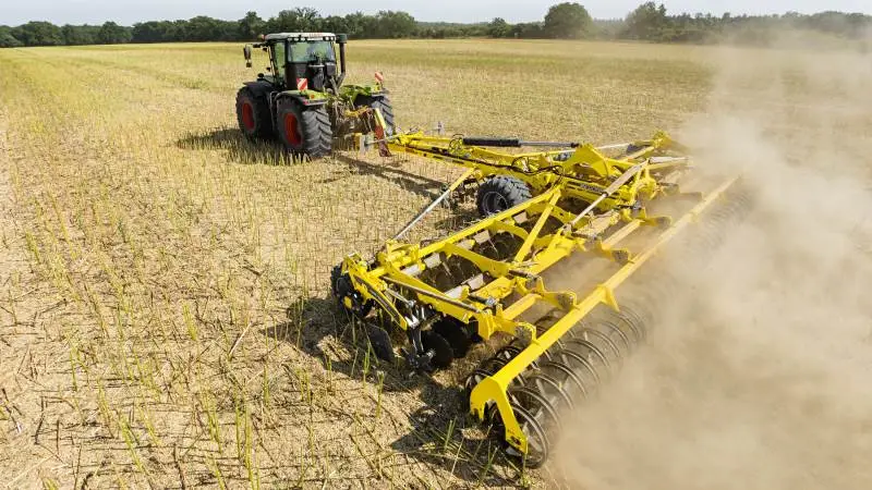 Fra november tilbyder fem Danish Agro Machinery-ejede maskinforretninger det store Bednar-program i jordbearbejdnings- og såmaskiner.