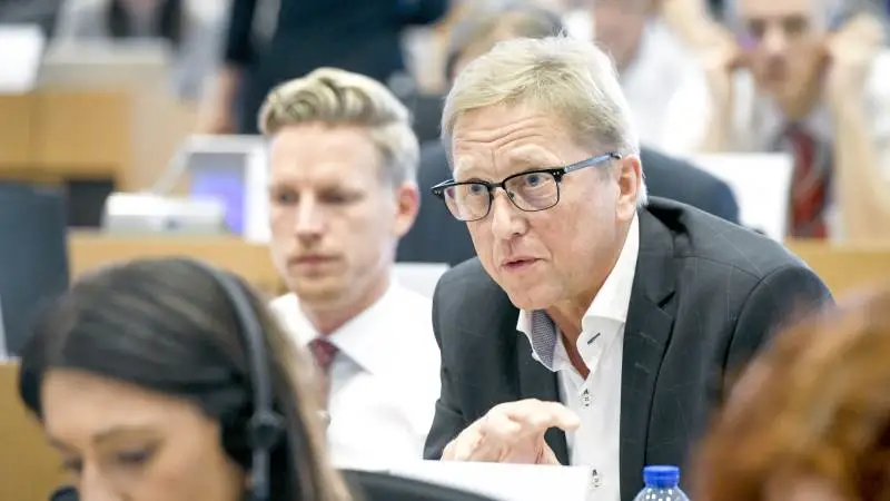 Asger Christensen er harm over regeringens fremgangsmetode i sagen om coronasmittede mink.