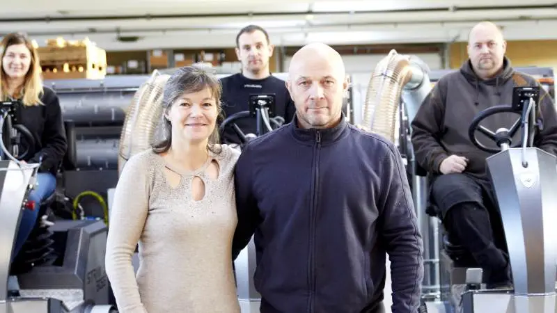 Minkavler Per Thyrrestrup fortæller, at det er surrealistisk, at hele branchen møder sit endeligt på denne måde. Arkivfoto: Tenna Bang