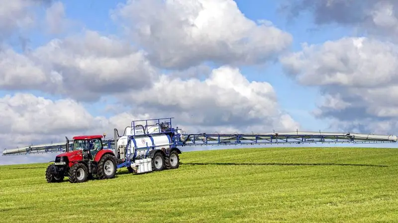 Byrådsmedlem Daniel Borup Jakobsen (V) går nu til kamp mod de forordninger, der forhindrer lokale landmænd i at bruge godkendte planteværnsmidler. Arkivfoto