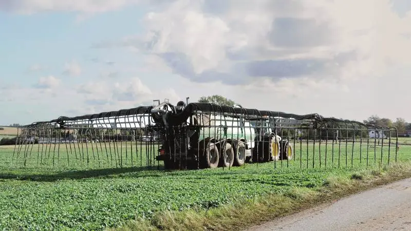 Man skal være opmærksom på flere ting, når man leverer til et biogasanlæg. Afgasset gylle kan have en høj gødningsværdi, men vær opmærksom på udbringning, blandt andet fordi gyl-len får en høj pH-værdi.