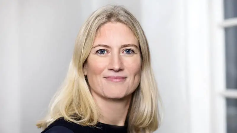 - Det er bekymrende, at regeringen vil indføre nogle varige højere energiafgifter, siger Anne Lawaetz Arhnung, administrerende direktør i Landbrug & Fødevarer.