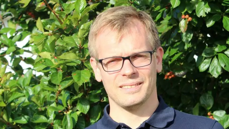 - Først var der dyrevelfærdssagerne, så kom fejl med de lysåbne arealer, så kom bræmmerne og nu altså naturbeskyttelsesreglerne. Der er brug for en systematisk og gennemgribende reform, hvor enhver KO-regel kommer under lup, siger Nikolaj Schulz.