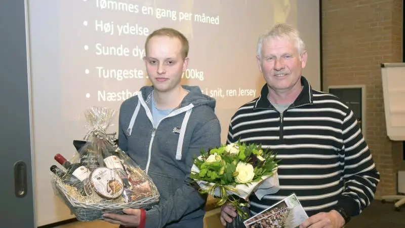 Gårdejer Anders Nielsen, Gelsted, og fodermester Danny Hjortsø løb af med titlen »Årets højdespringer 2017« på mødet i Centrovice. Deres jerseykøer har haft en livsydelse på 45.500 kg EKM-mælk – den højeste i 2017.