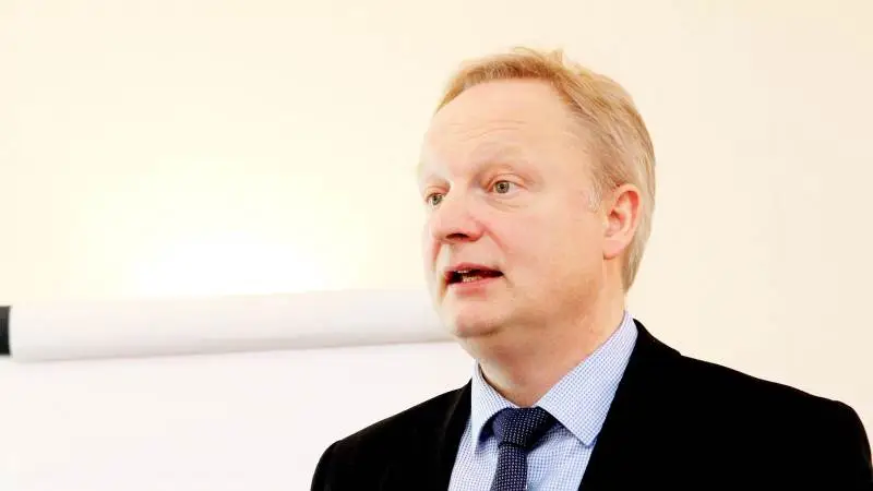 - EU’s traktater står over dansk ret og sågar grundloven. Det strider klart mod EU-retten at stille krav, som fører til braklægning af uoverskueligt store dele af det landbrug, som vi kender det i dag, fastslår advokat Hans Sønderby Christensen.