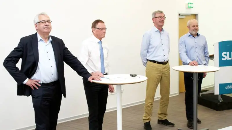 I forbindelse med pesticidkonferencen I Vojens var der mulighed for at stille spørgsmål til konferencens indlægsholdere – fra venstre folketingsmedlem Hans Chr. Schmidt (V), folketingsmedlem Erling Bonnesen (V), formand for Ekspertudvalget for ændret vandløbsforvaltning, politikeren Henrik Høegh (V), og bestyrelsesmedlem i SLF, Søren Laustsen, der også er formand for Landbrug & Fødevarers pesticidudvalg. Fotos: John Ankersen