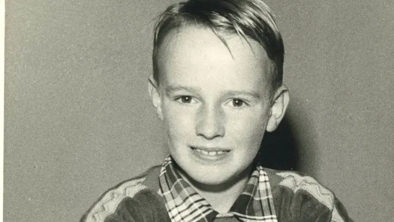 Han var en god dreng, den unge Anton. Han elskede at tilegne sig viden ved at læse og havde en særlig kærlighed til køer. Privatfoto ca. 1960