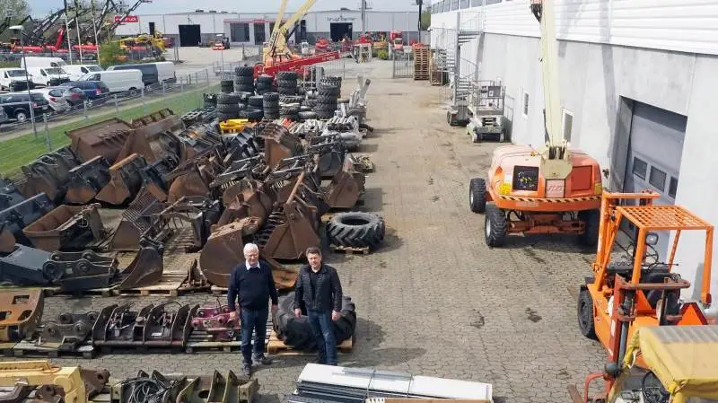 Der trænger til at blive ryddet op hos Scantruck i Skive, der snart holder netauktion over 100 lodder.
